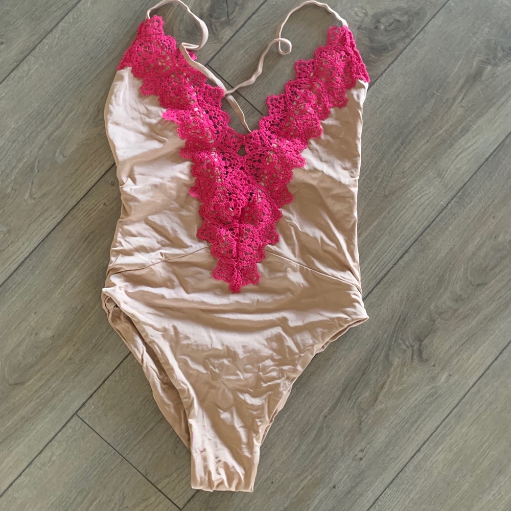 {Personal Item} Eclipse One Piece - image 5